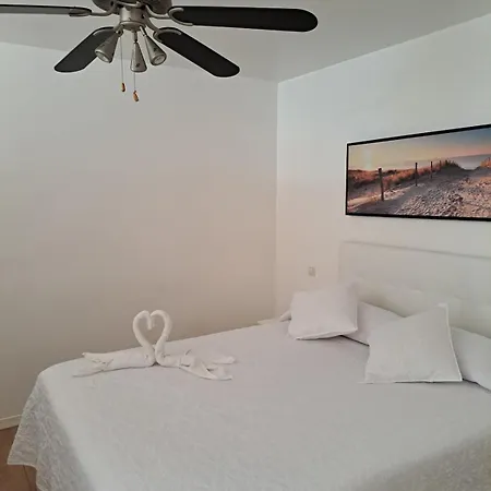 Agreable Avec Grande Terrasse Et Piscine 샬레 Sonnenland