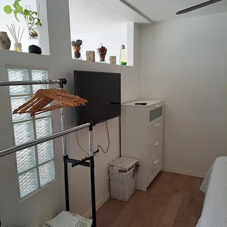 Agreable Avec Grande Terrasse Et Piscine
