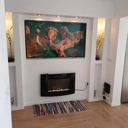Chalet Agreable Avec Grande Terrasse Et Piscine Sonnenland